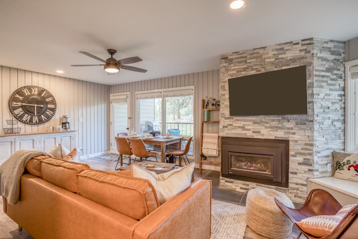 Newly Renovated Condo With Access To Pool, Bikes! - Bend, OR