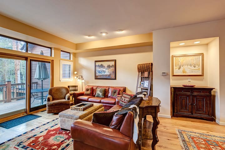 Village Point - Spacious Townhome, Walk To Lifts - Breckenridge, CO