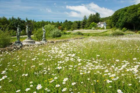 Cutlar's Lodge, on a beautiful coastal estate