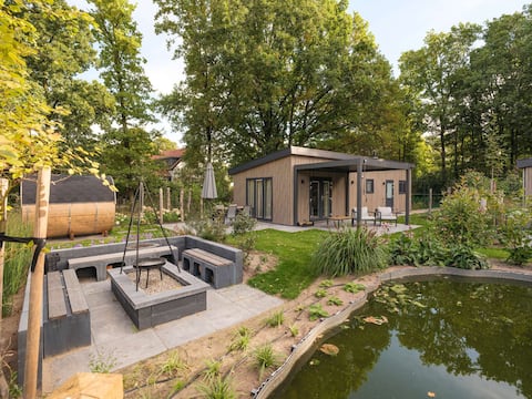 Loevestein Deluxe with Hot Tub & Sauna | 4 people