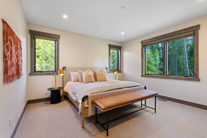 Outlook Chalet – Alpine Big Sky Ski in/out