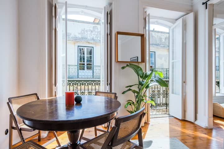 Chiado Chic 1 Br + Bunk Area Modern, View&a/c - Benfica
