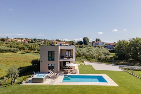 Villa Fiducia - Modern villa close to Poreč