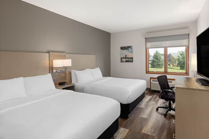 2 Queen | Links Bos Landen | Pets | 2 Units - Knoxville, IA