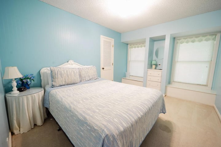 Peta spavaća soba s bračnim krevetom (160x200) 