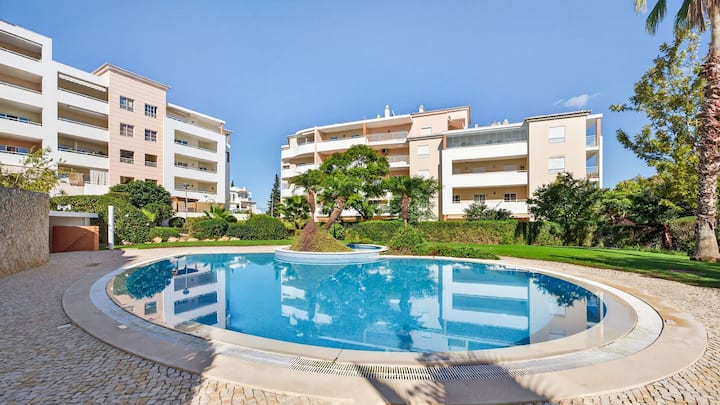 Cosy 1bdr Flat W/pool In Portimão By Lovelystay - Portimão