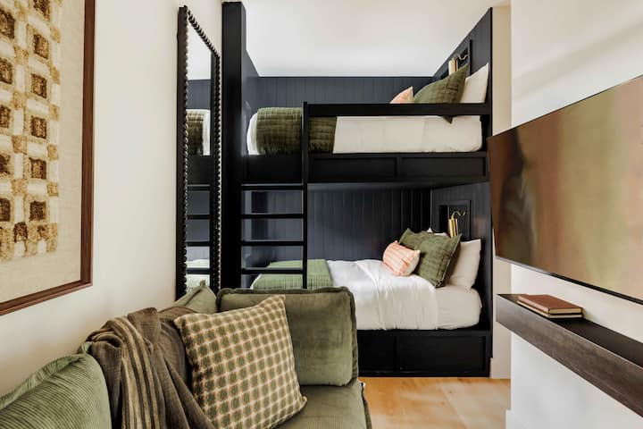 4. spavaća soba – kreveti na kat (donji i gornji) (prvi kat)