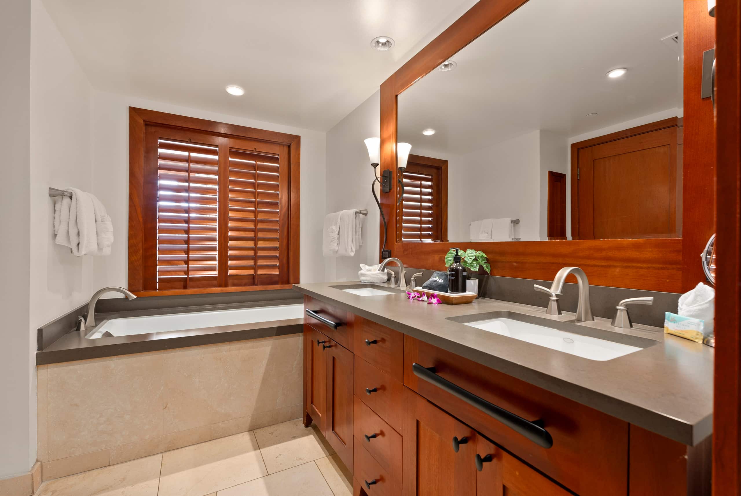 Condo in Kapolei · ★5.0 · 2 bedrooms · 4 beds · 2 private baths - Image 21