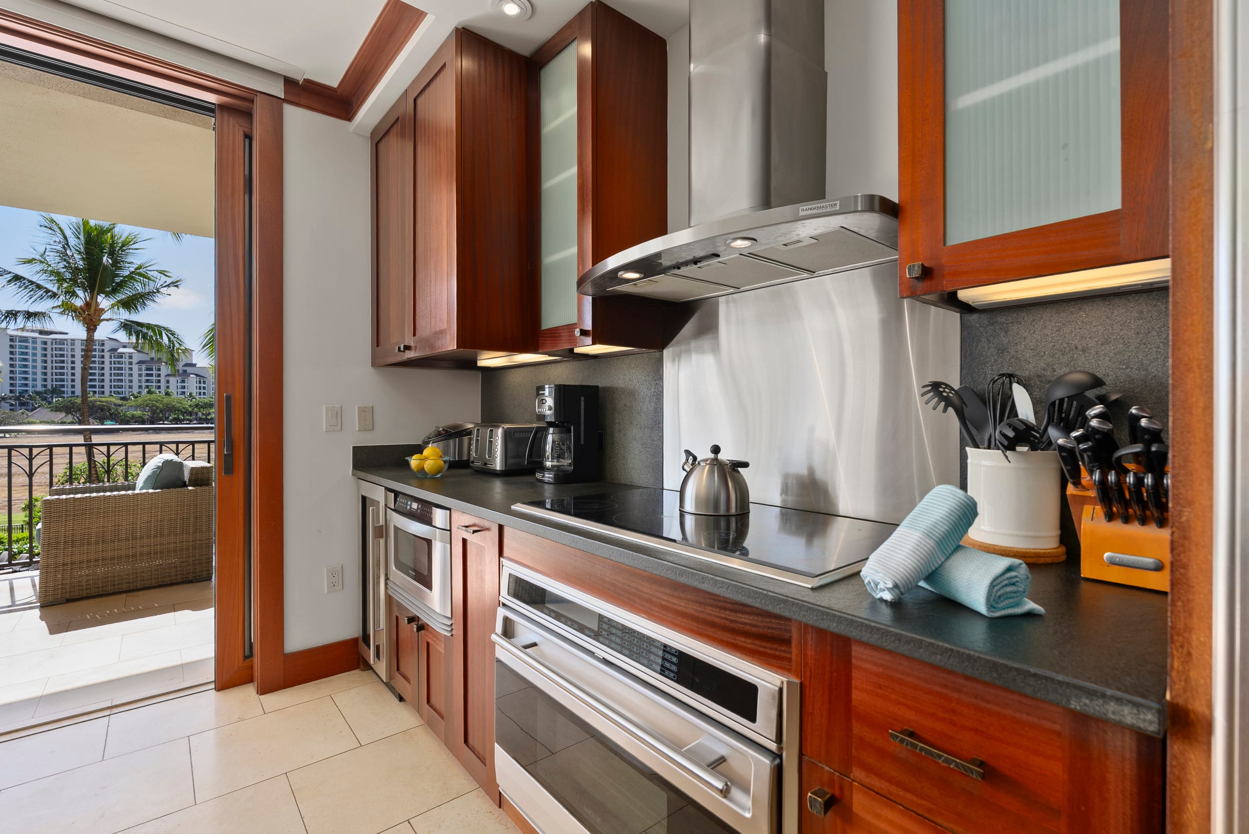 Condo in Kapolei · ★5.0 · 2 bedrooms · 4 beds · 2 private baths - Image 16