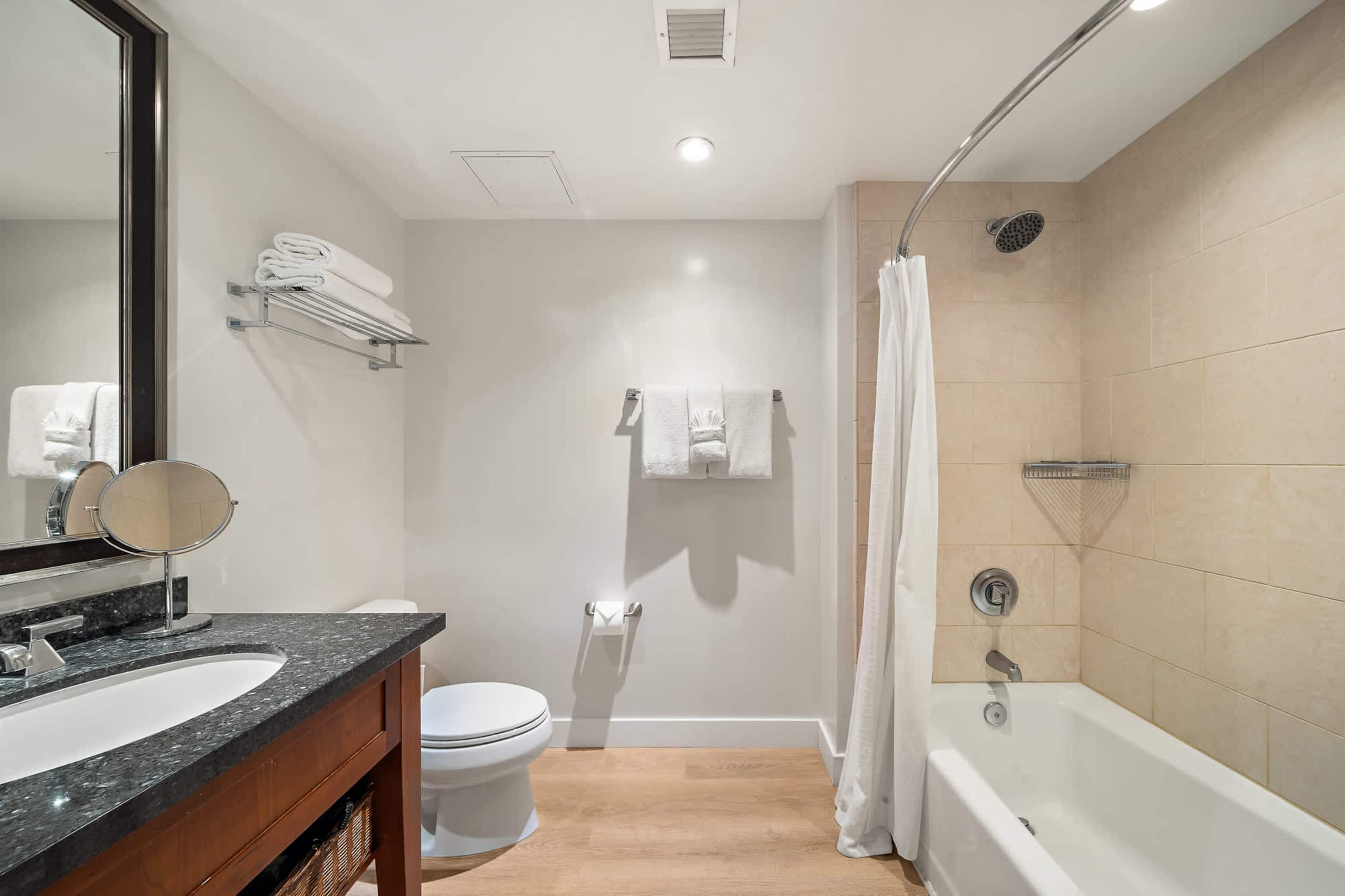 Condo in Lahaina · ★5.0 · 1 bedroom · 2 beds · 1 bath - Image 13