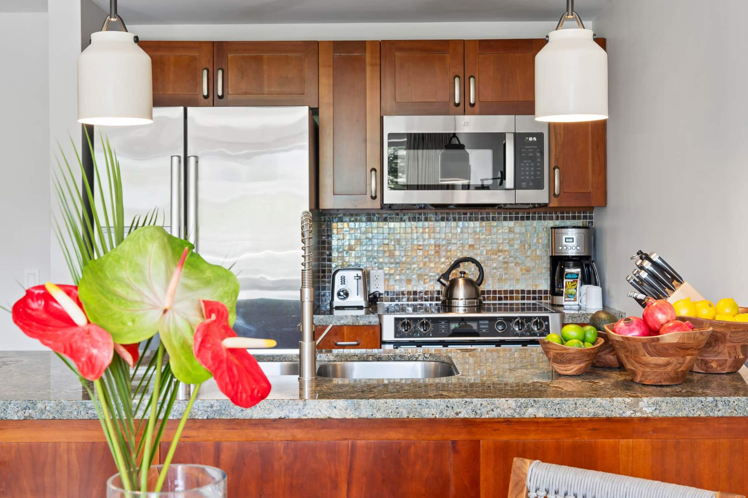 Condo in Lahaina · ★5.0 · 1 bedroom · 2 beds · 1 bath - Image 3