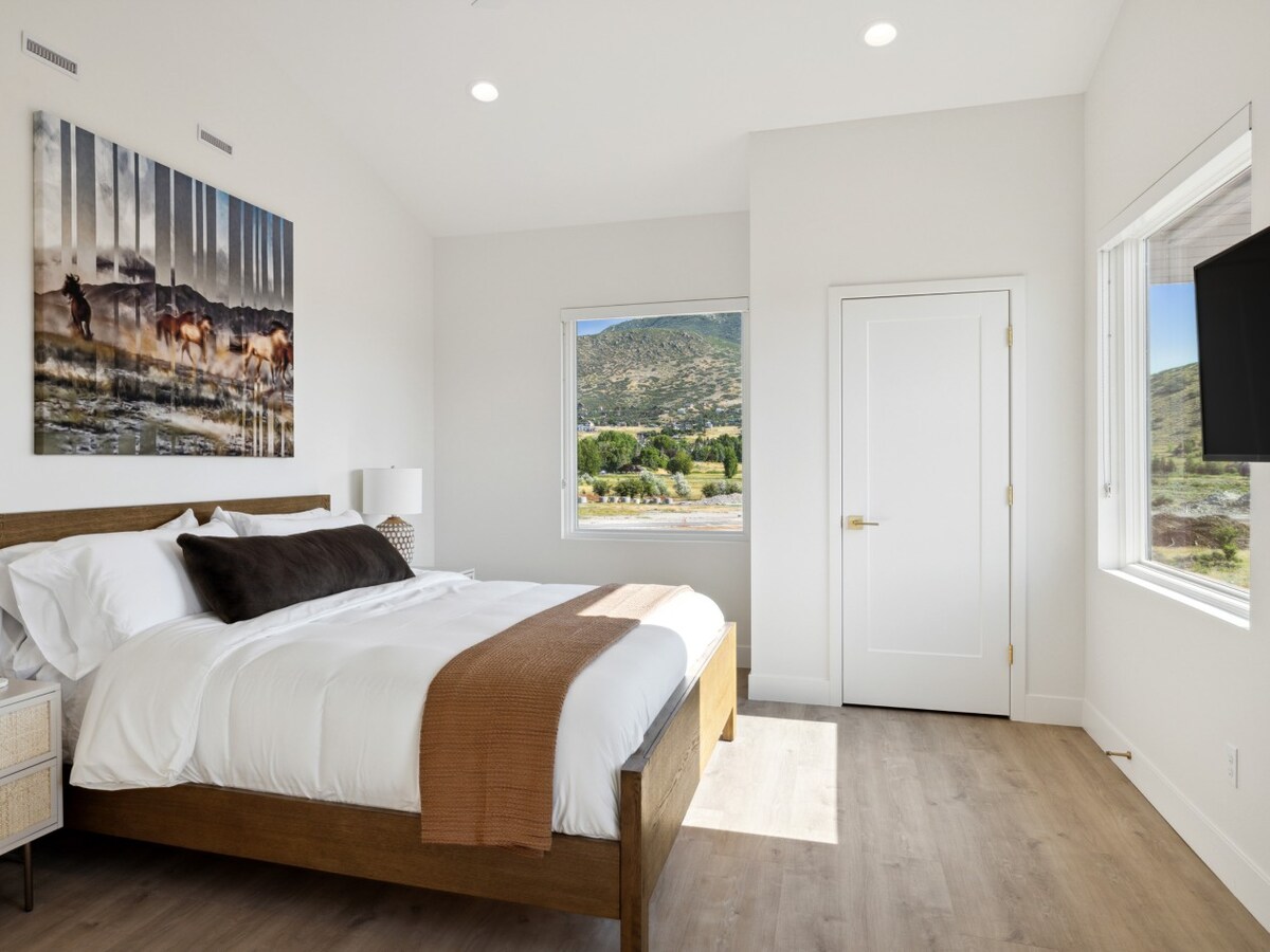 Modern Chalet Minutes from Ski Resorts - Ameyalli