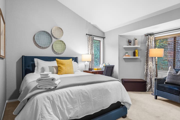 Spavaća soba 2 ima bračni krevet (160x200).