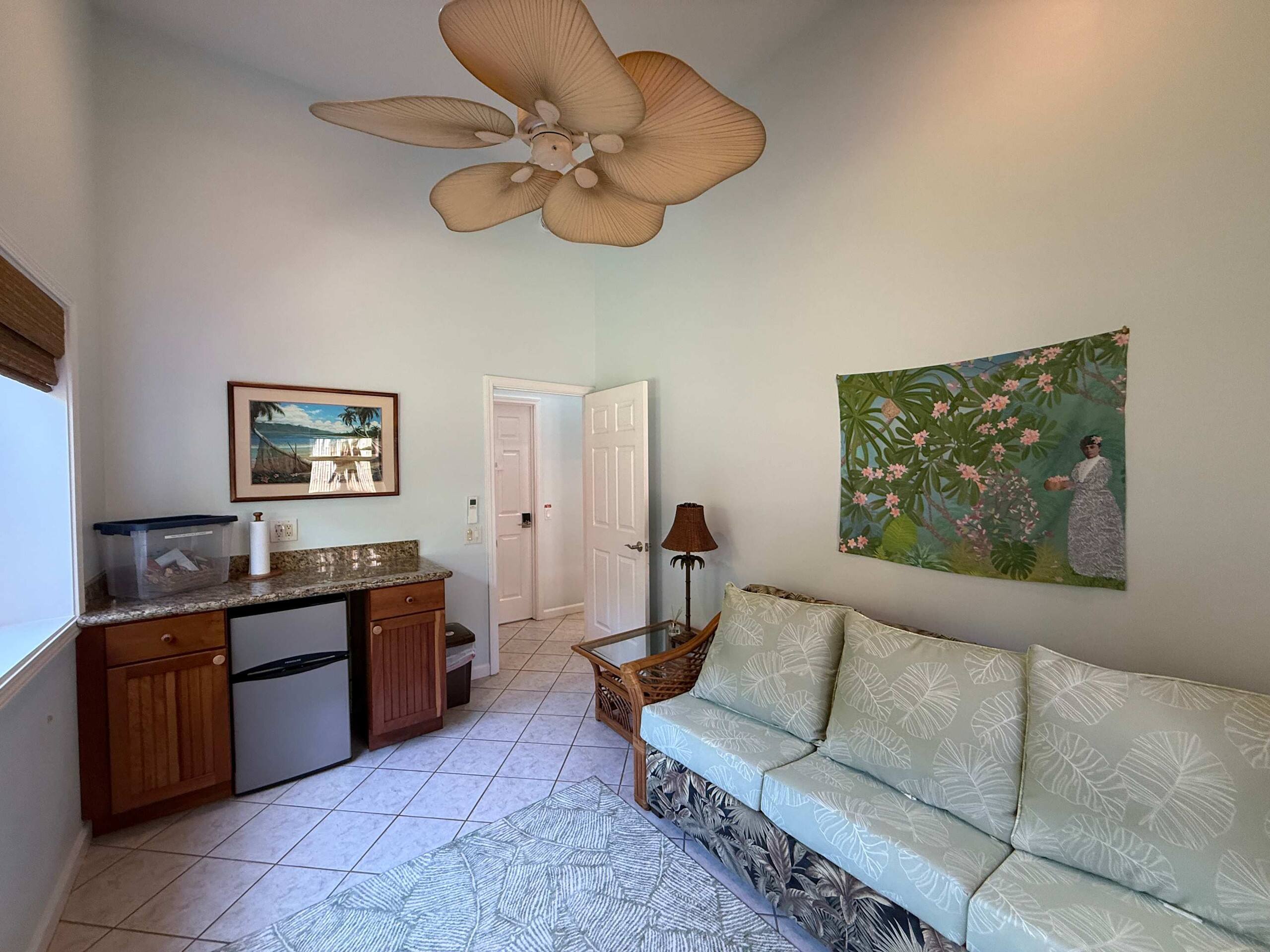 Maui Beach House B&B Royal Suite, Free Breakfast - Image 14