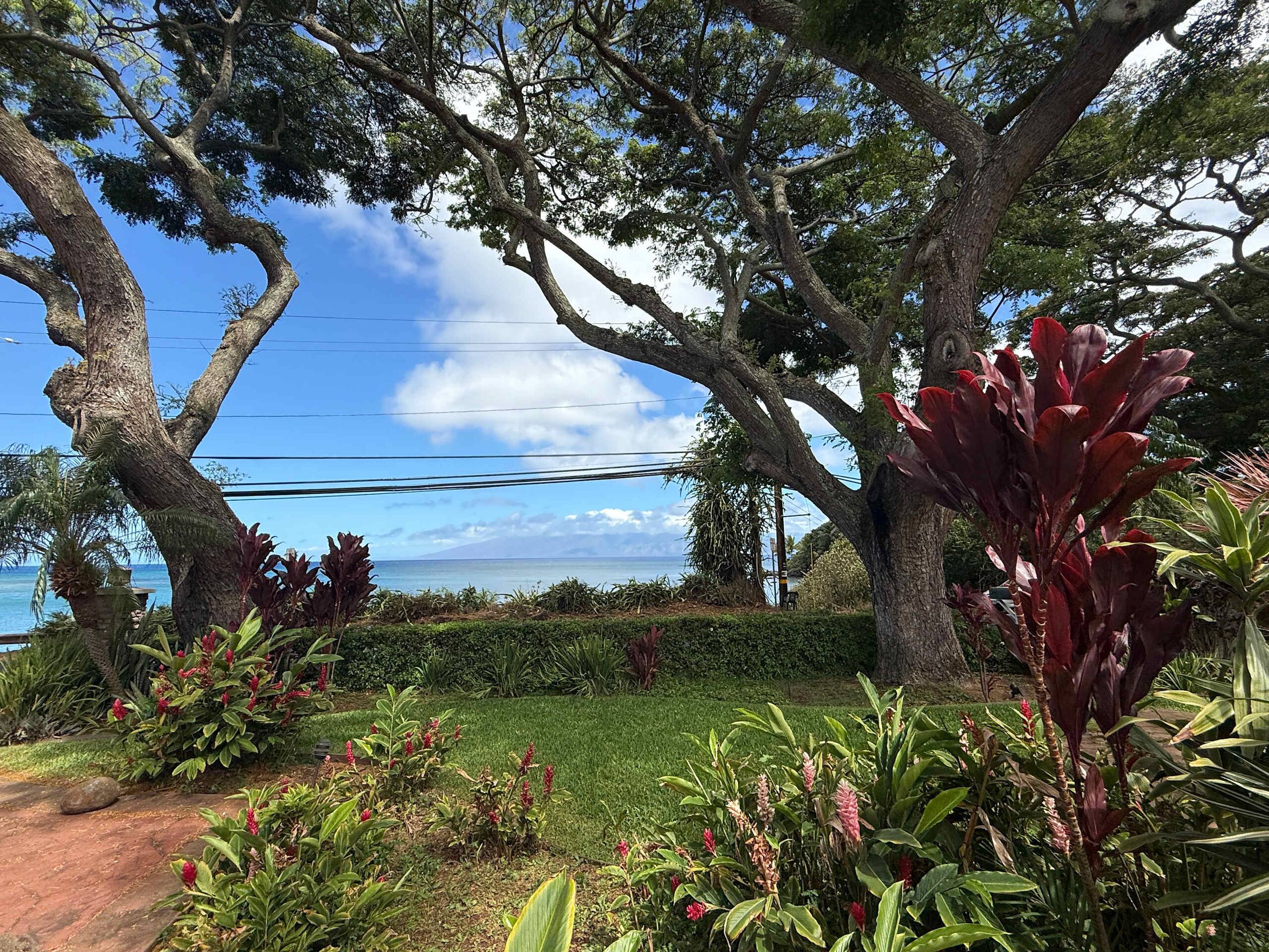 Maui Beach House B&B Royal Suite, Free Breakfast - Image 26