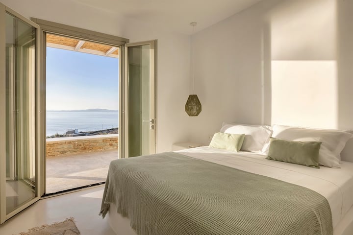 Uno de los dos dormitorios dobles con acceso externo desde las terrazas. (Dormitorio 3)