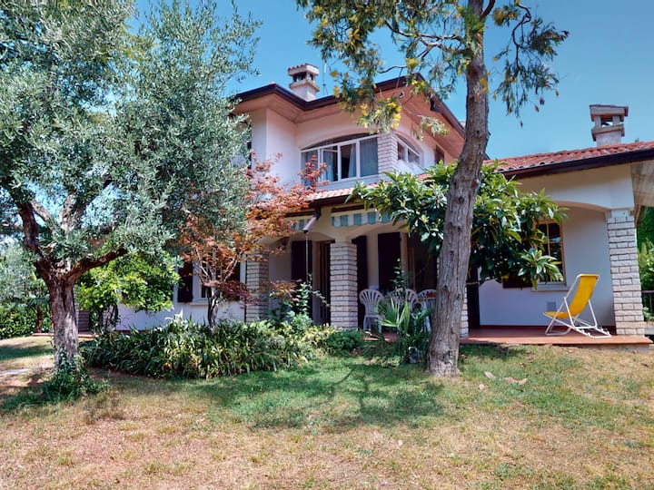 Villa Valentine 200 Mt To The Beach By Bookinggar - Sirmione