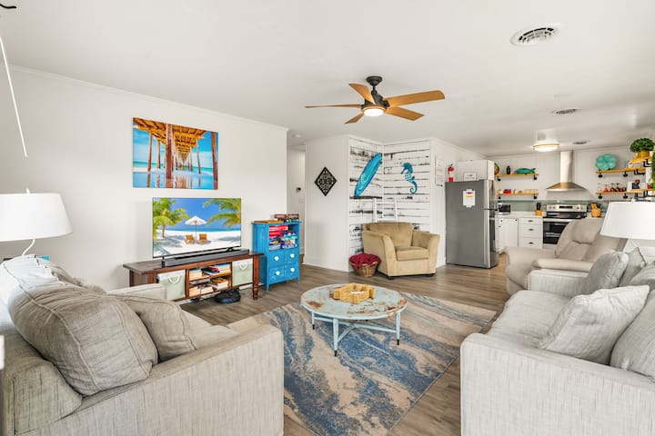 Dog-friendly Obx Escape W/ Pool & Hot Tub - Nags Head
