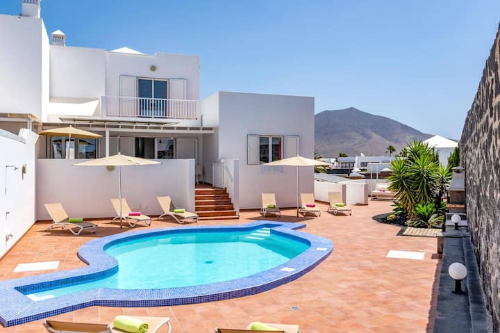 Villa Amparo 4 Bedrooms. Pool, Gym And Mini Spa - Playa Blanca