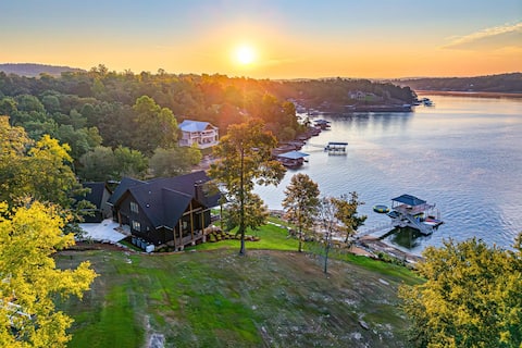Lux Lakefront Designer Home w/ Gameroom, Sleeps 24