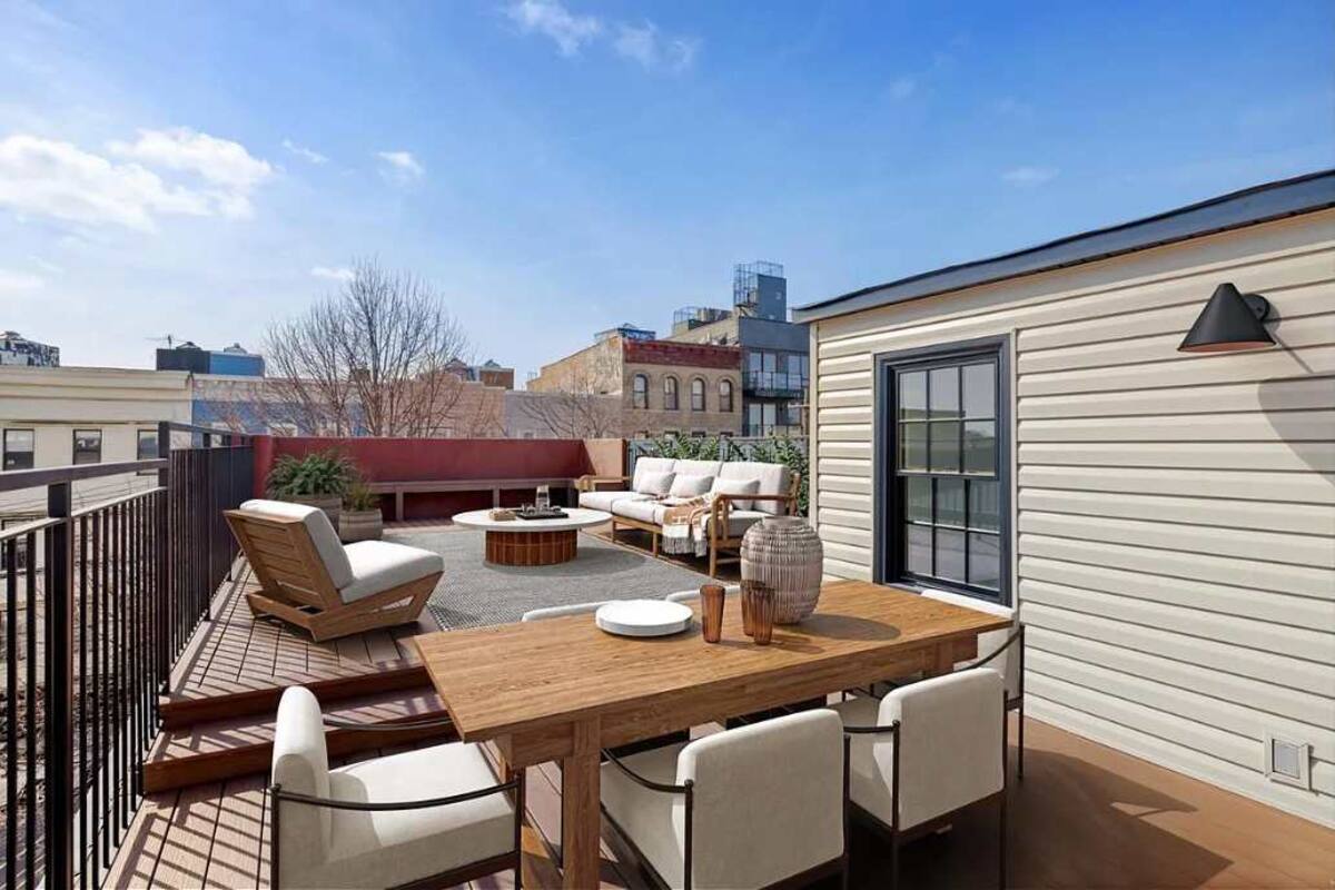 Stylish Townhouse Oasis in Greenpoint, New York City — venue photo 3