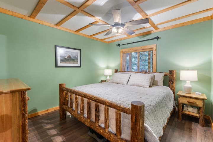 Chumba cha kulala na Kitanda cha Kifalme