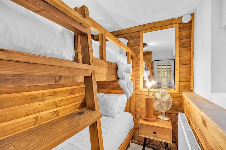 Поврзување на собите и горното ниво со приземјето