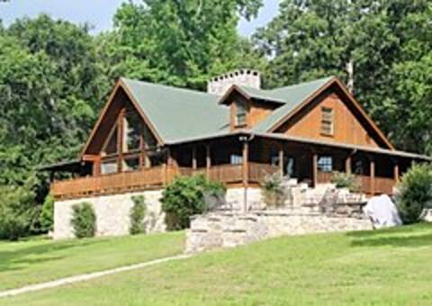The Grand Chateau-full lake house-Cedar Cove Ranch