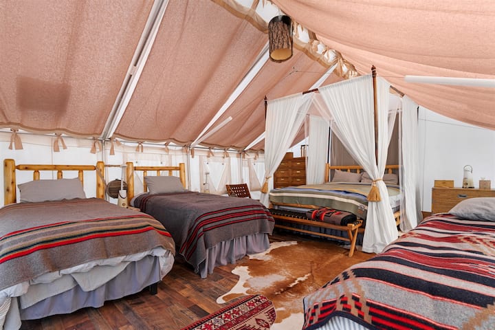Unplug & Recharge: Cozy Off-Grid Glamping - Tents for Rent in