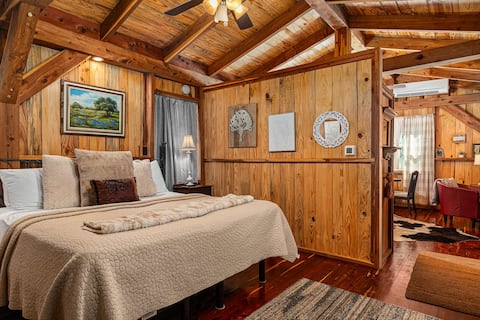 Top performing Airbnb: Saw Mill (Cabin #2) - Hot Tub & 10 Mins to Main St in Fredericksburg