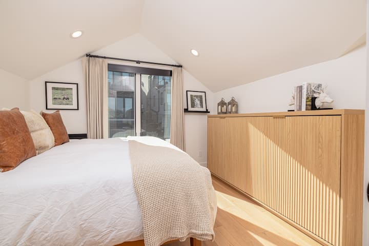 Bedroom Three - Guest