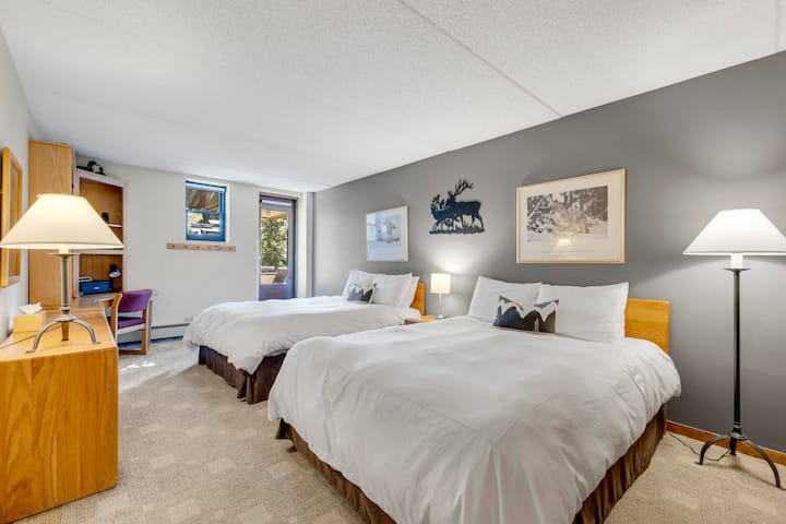 Spálňa s dvoma manželskými posteľami Queen