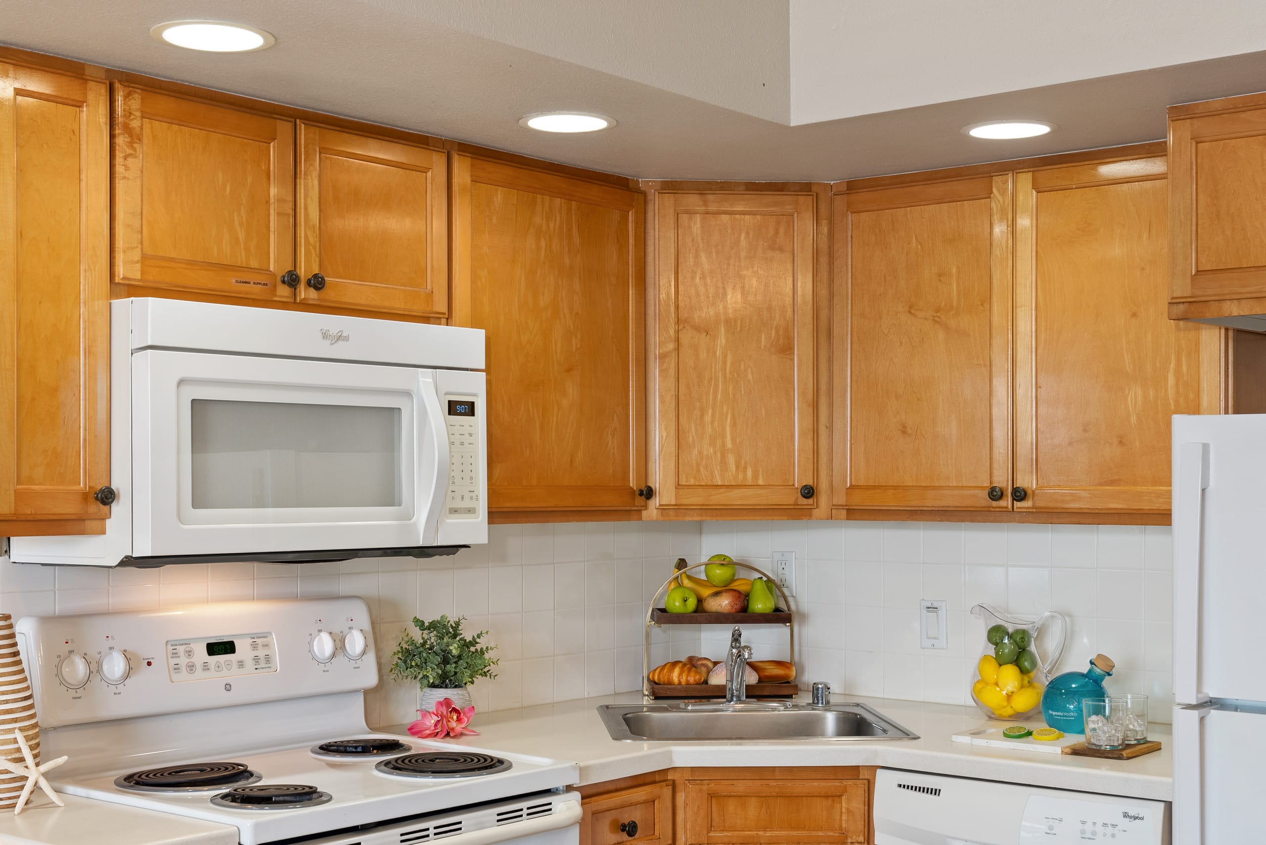 Condo in Lahaina · ★5.0 · 1 bedroom · 3 beds · 1 private bath - Image 22