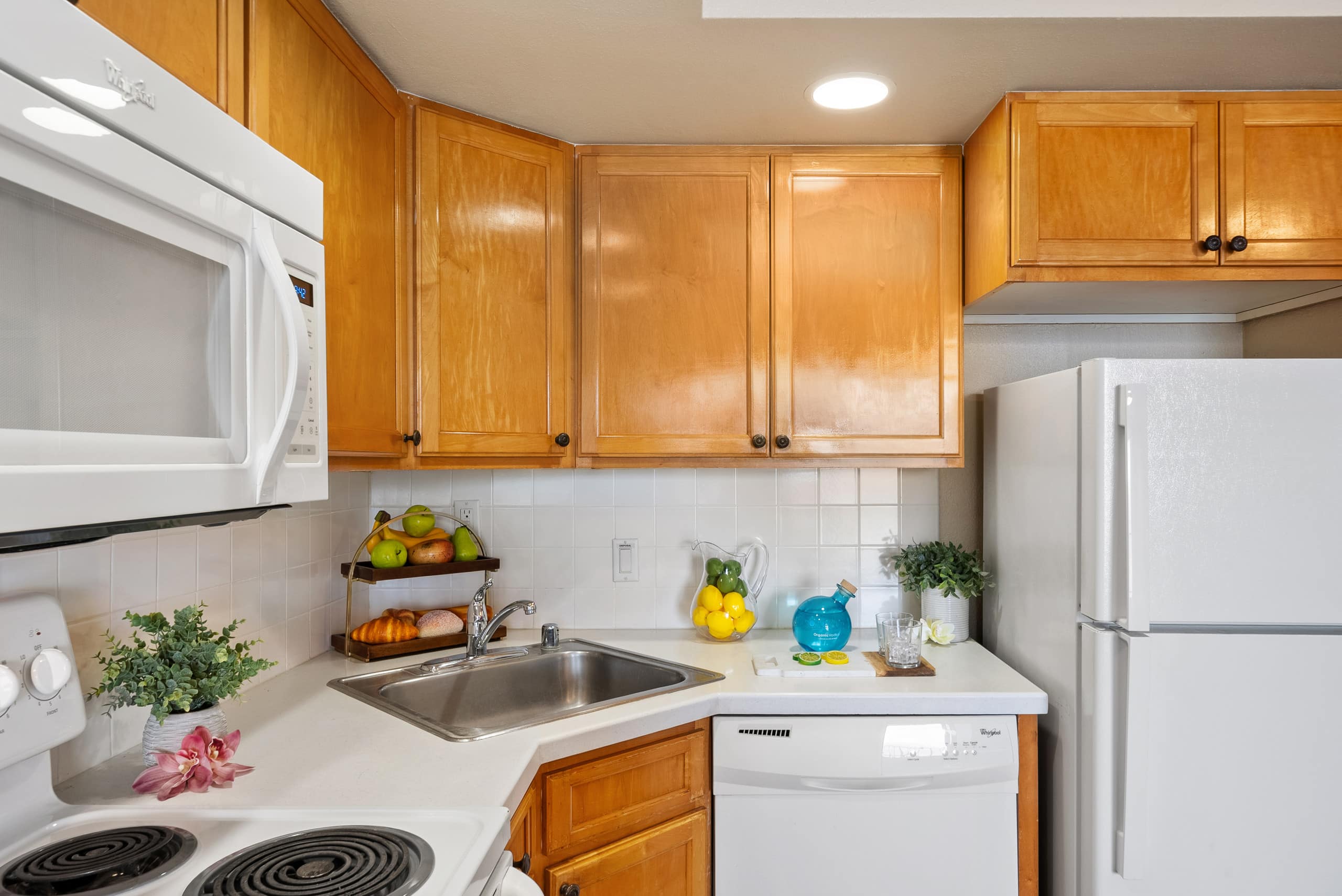 Condo in Lahaina · ★5.0 · 1 bedroom · 3 beds · 1 private bath - Image 3
