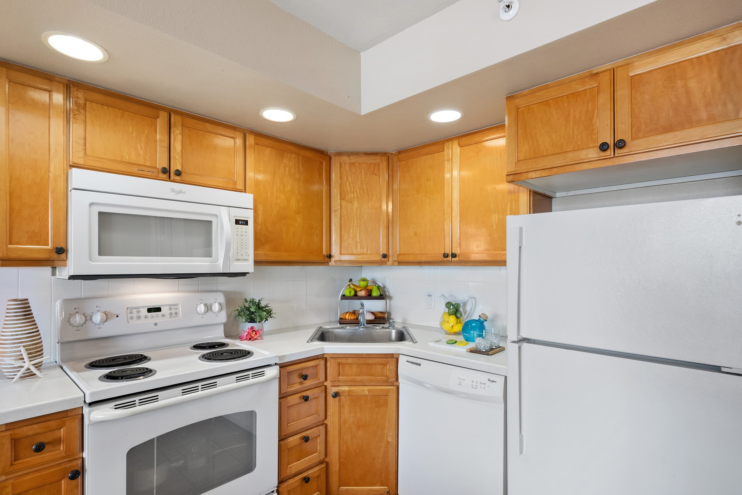 Condo in Lahaina · ★5.0 · 1 bedroom · 3 beds · 1 private bath - Image 24