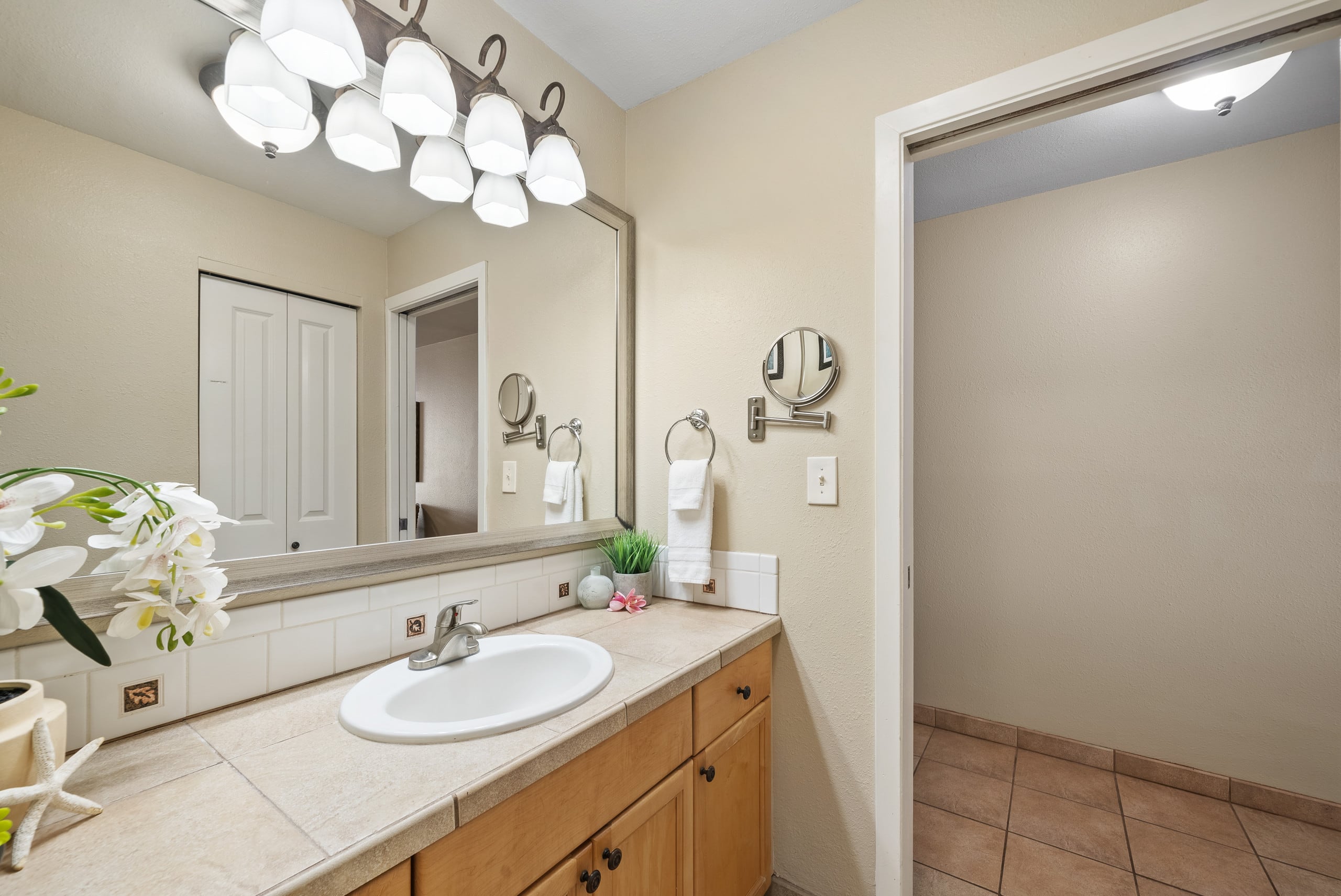 Condo in Lahaina · ★5.0 · 1 bedroom · 3 beds · 1 private bath - Image 34