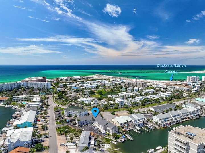 Destin Harbor Haven Sleeps 8, Pet Friendly - Destin, FL