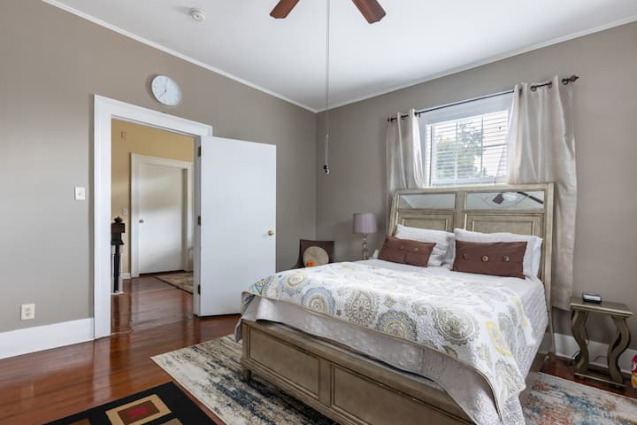 2f630ebf-3884-48cf-a78e-cf1560c8a300 – 042