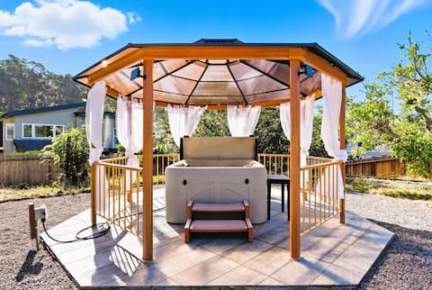 Only Massive 7B Beach Home w/ Hot tub/Pool/Arcades