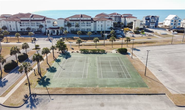 Oceanfront Comfort At Seabreeze Retreat! - Topsail Island, NC