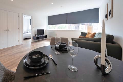 Successful Airbnb property: Modern 1 Bed Apartment in Gravesend w Games Room in Cobham