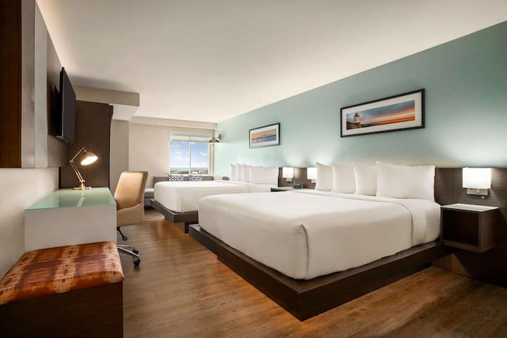 2 King Beds | Wyndham | Free Parking & Shuttle - Newport, RI