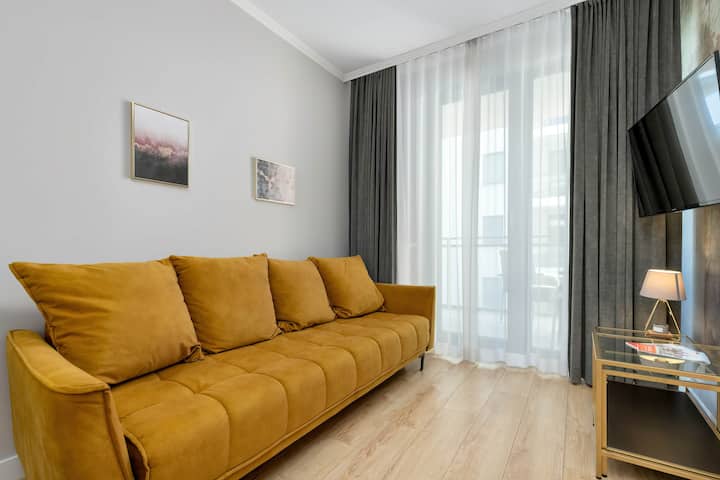 Długie Ogrody 18e | Blue And Yellow Apartment - Danzica