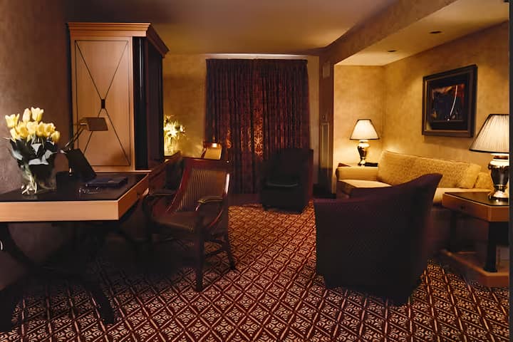 Bertram Inn L Double Suite L Conference Space - 奧羅拉