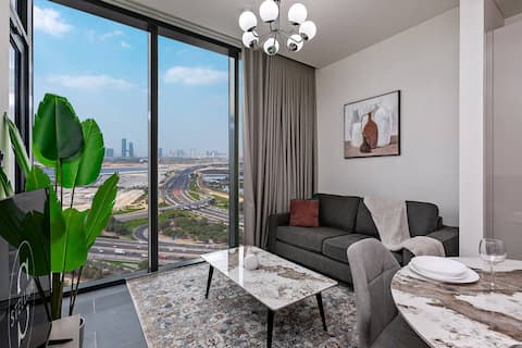 Popular Airbnb listing: Bright 1BR in Sobha Crest B|Full view of the Burj in Al Merkadh