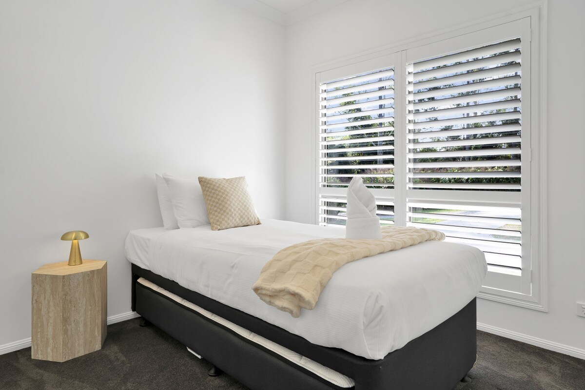 Chambre simple avec lit King Size