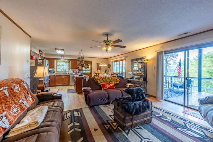 Mountain Escape W/ Game Room & Smoky Views! - Franklin