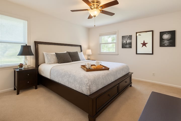 Spacious Main Bedroom with King Bed.