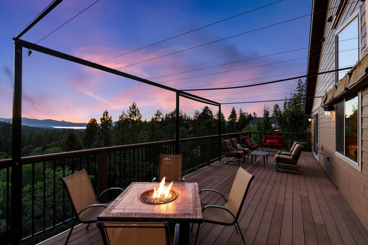 Gorgeous Views! 4 BR LUX Home! HOT TUB! Gameroom! - Houses for