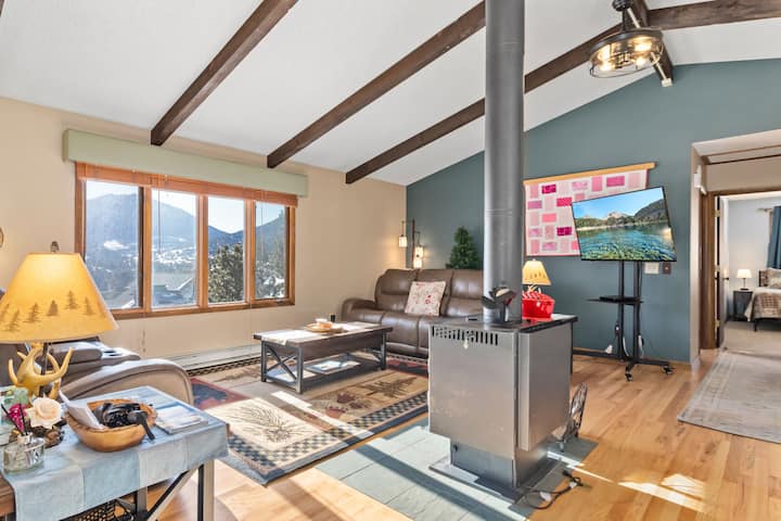 Twin Sisters Views By Estes Park Homes - Estes Park, CO